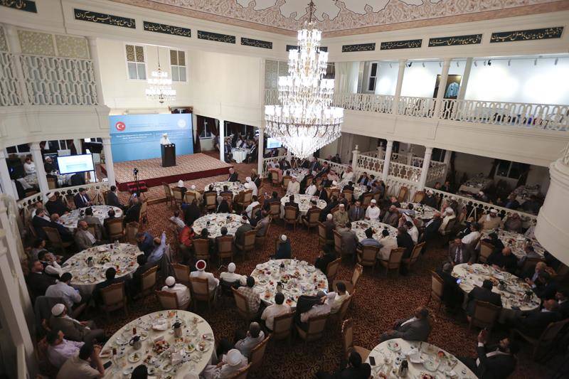 Türkiye'de bulunan muhacir alimler Diyanet'in iftar sofrasında buluştu